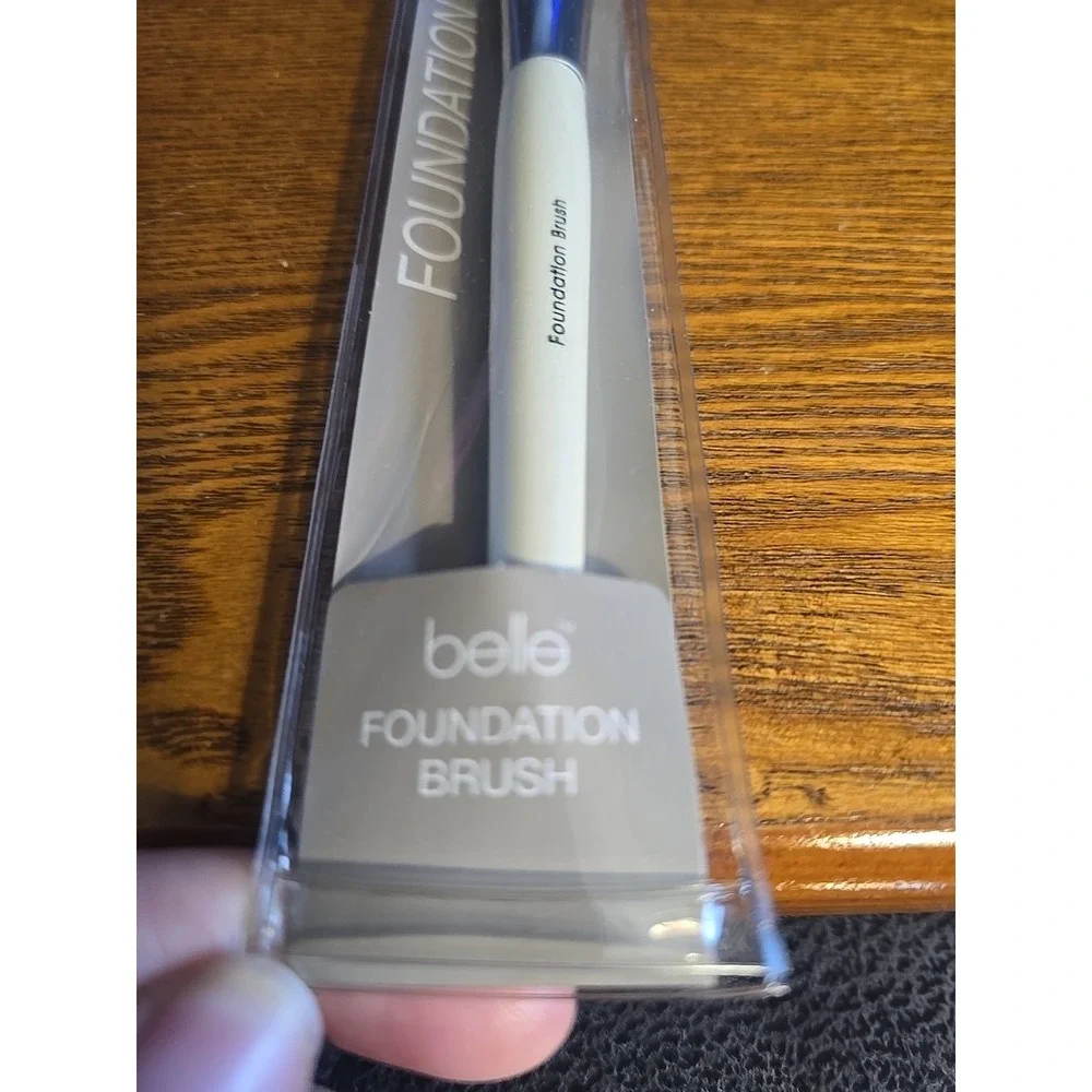 NEW‎ Belle FOUNDATION BRUSH